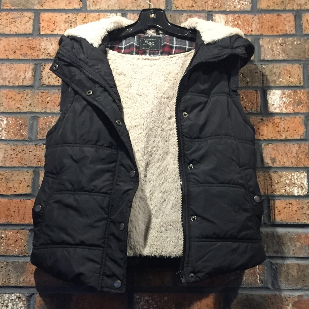 COTTON ON - LIGHT WEIGHT - BLACK HOODED VEST - Picture 6 of 11